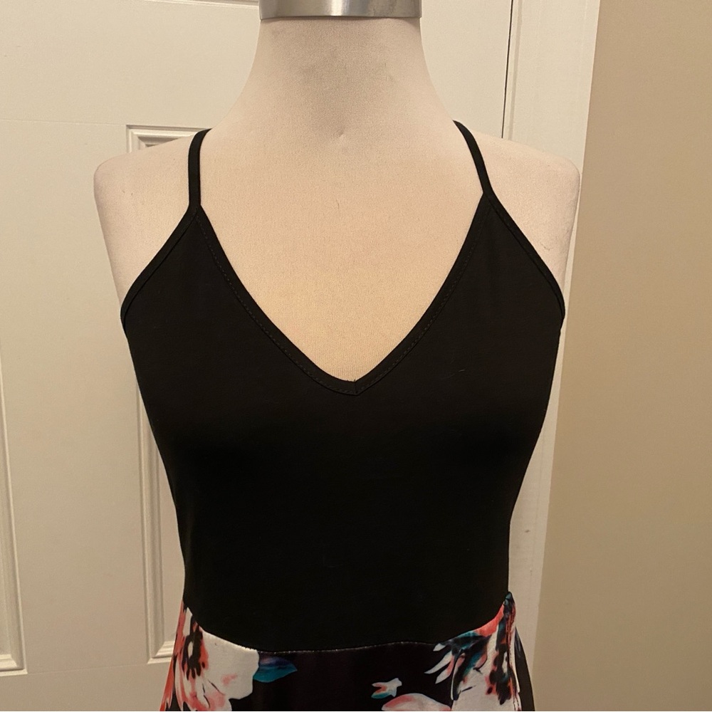 🩷🩷Kilig midi dress size S. NWT